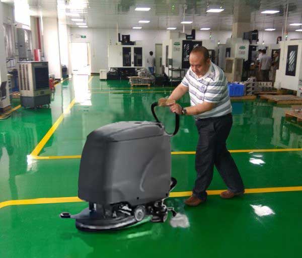 千亿国际游戏官网手推式洗地机清洗环氧地坪